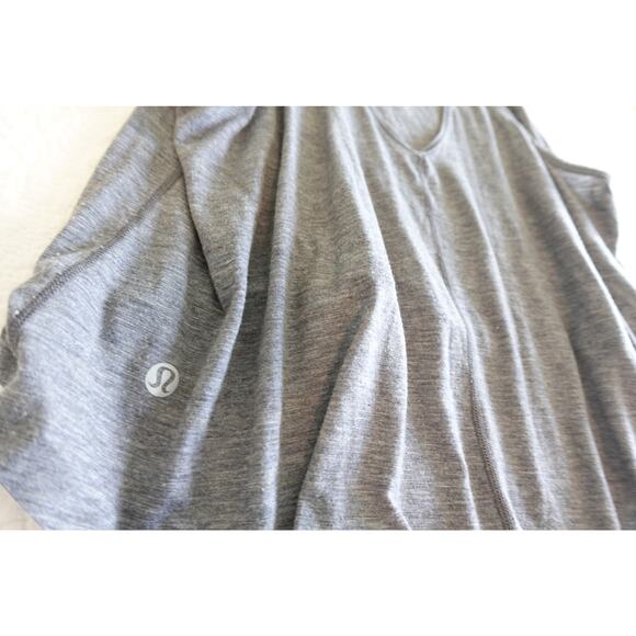 a set of 2 workout tanks - Picture 8 of 8